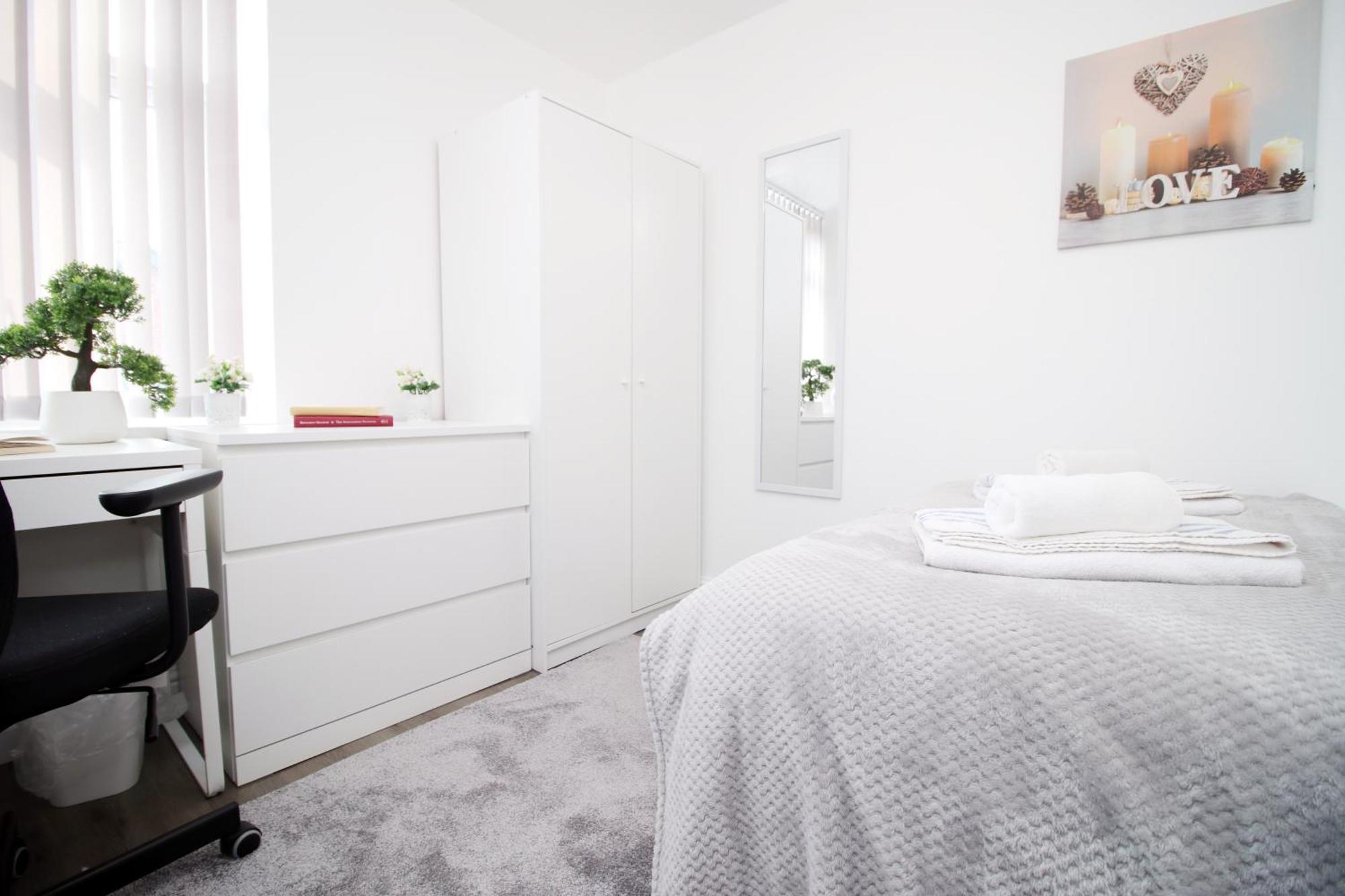 Modern Guesthouse, Fast Wi-Fi, Street Free Parking, Central, Fully Equipped Cardiff Eksteriør billede