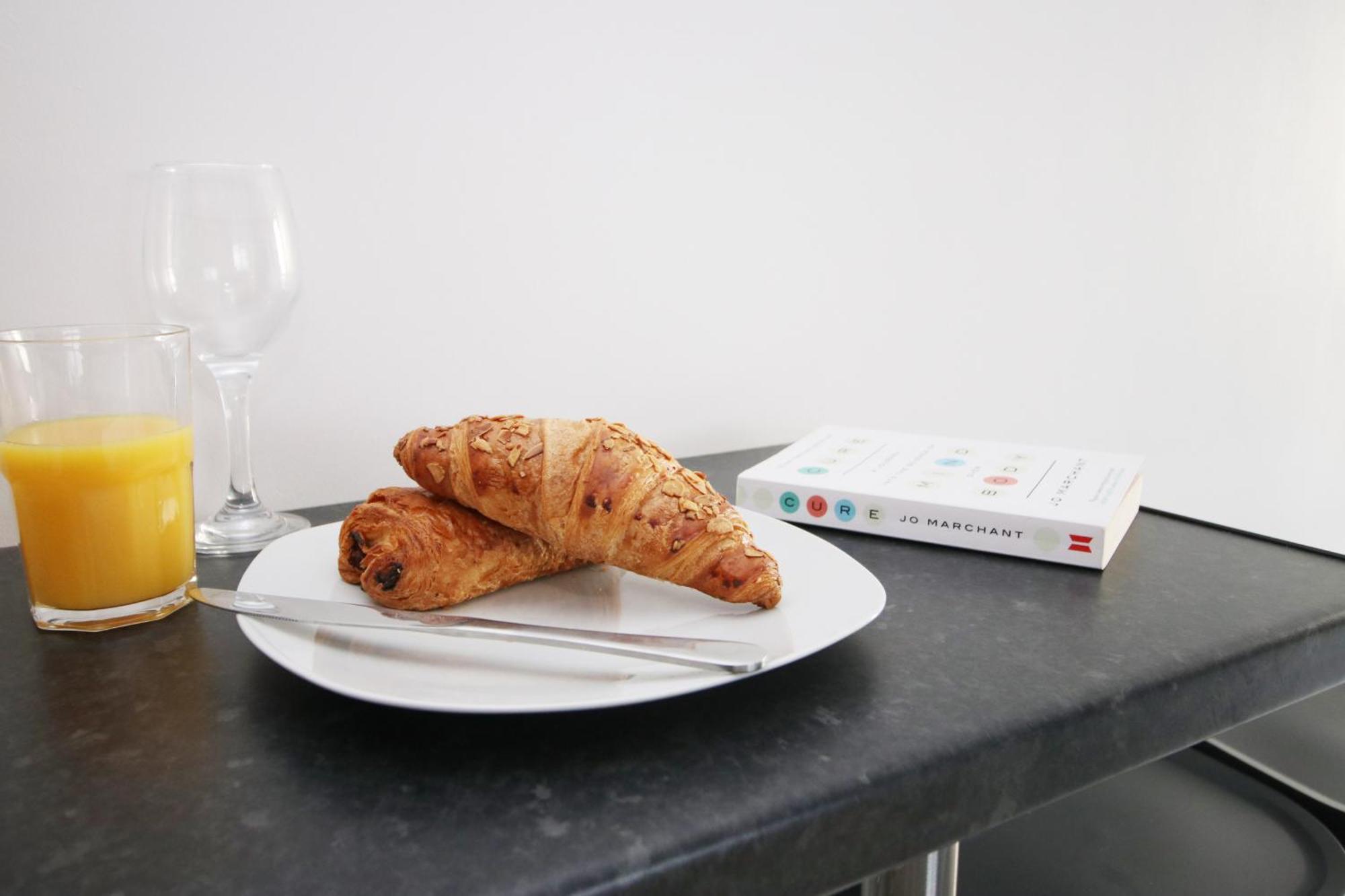 Modern Guesthouse, Fast Wi-Fi, Street Free Parking, Central, Fully Equipped Cardiff Eksteriør billede